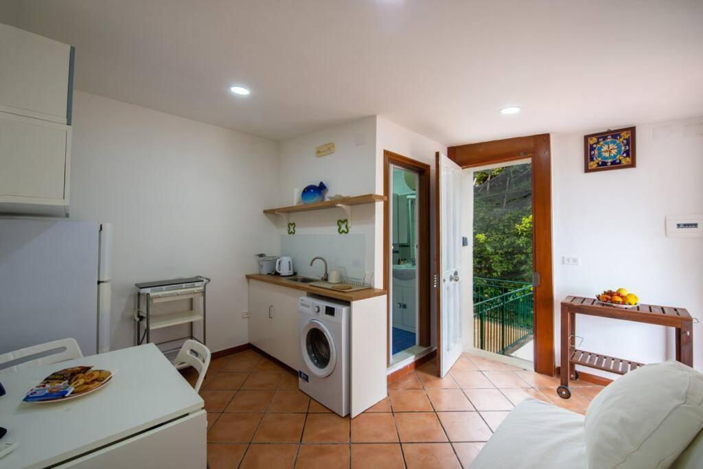 Apartment Sea View Amalfi Coast Retreat Minori